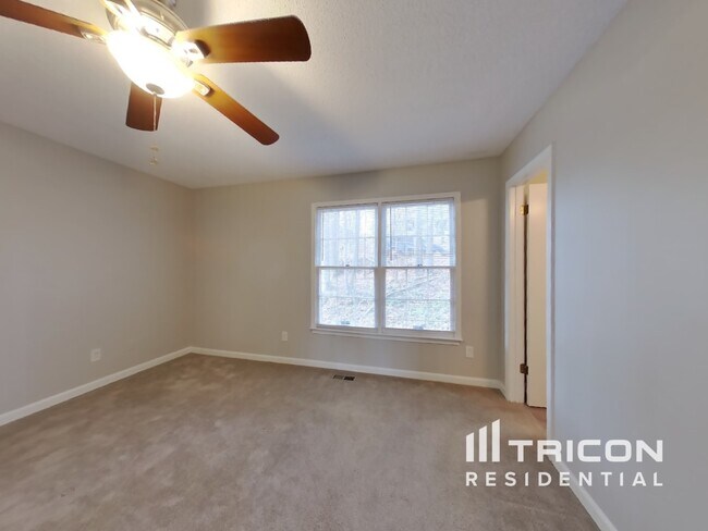 Building Photo - 184 Clydesdale Ln SE