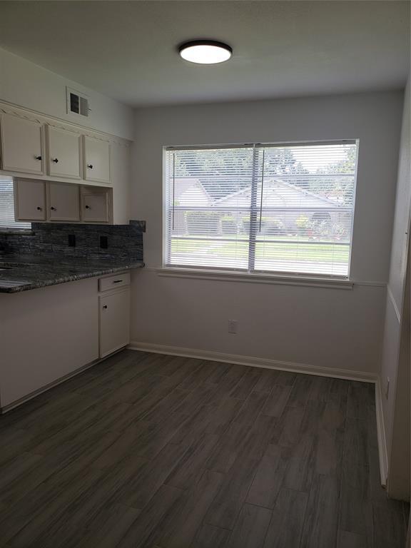 Building Photo - 9418 Brooding Oak Cir