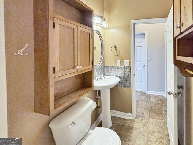 Building Photo - 239 Gallery Ct