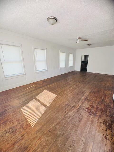 Building Photo - 100 N Brazos St