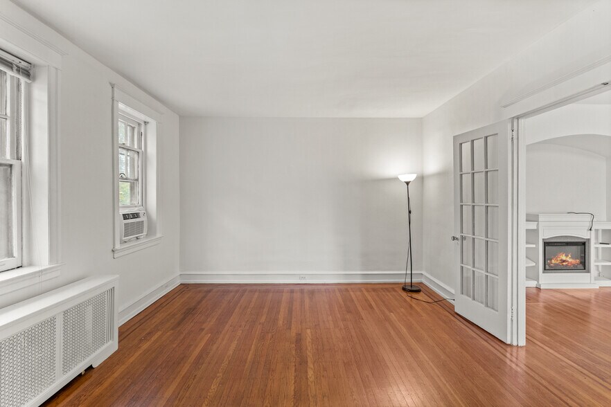 Building Photo - 409 Pine St