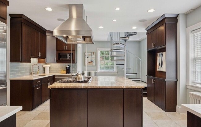 Building Photo - 1785 Dupont Ave S