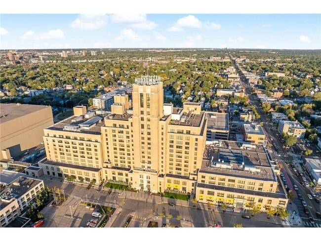 Building Photo - 2929 Chicago Ave