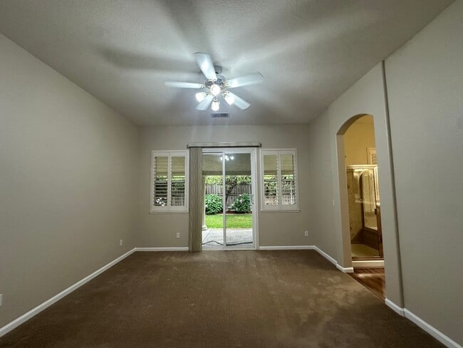 Building Photo - 416 Farinelli Pkwy
