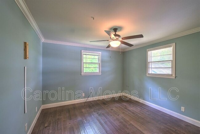 Building Photo - 1760 Memorial Dr Ext