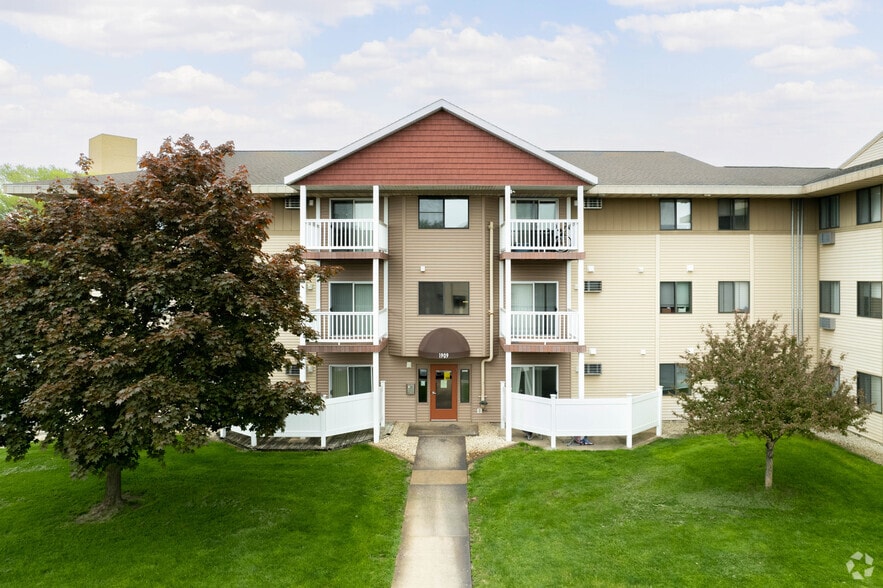 WEDGEWOOD COMMONS 1935 Miller St La Crosse WI 54601 Apartment Finder