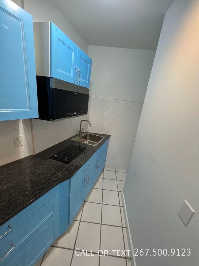Building Photo - 236 S 45th St