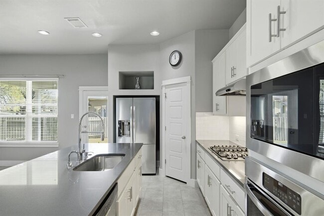 Building Photo - 13701 Ronald Reagan Blvd