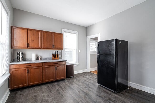 Building Photo - Rare Frederick Townhouse Unit - across from Whole Foods, St. Mary's, Bradford Beach