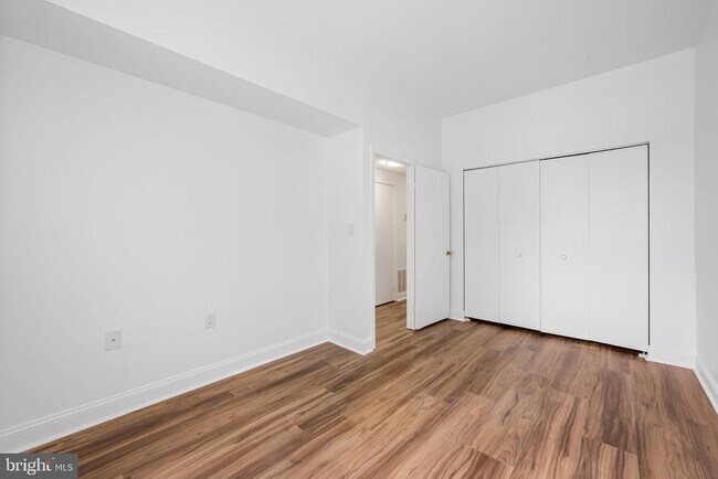 Building Photo - 13 Andrew Pl