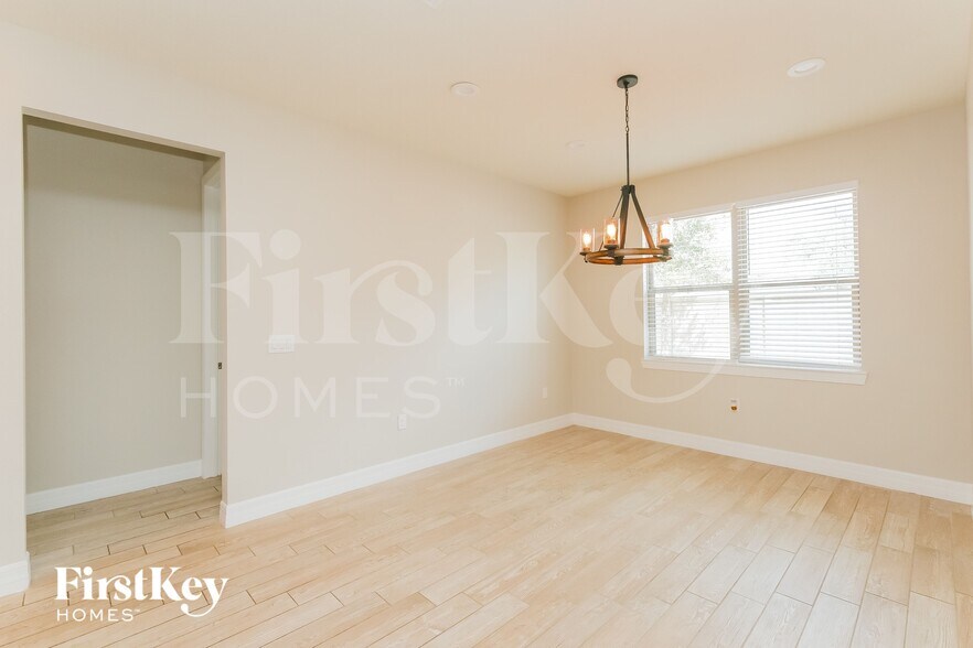 Building Photo - 16303 Treasure Point Dr