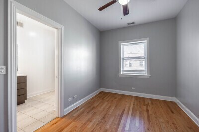 Building Photo - 4443 N Sheridan Rd