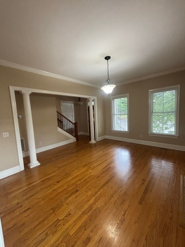 Building Photo - 4 bedroom near five points
