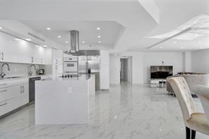 Building Photo - 18645 Turnberry Way