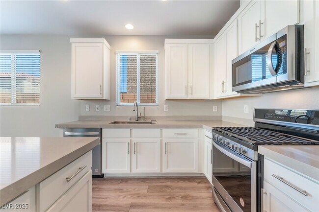 Building Photo - 10602 Enridge Ave