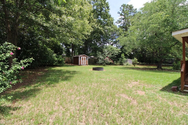 Building Photo - 2413 Hunt Club Rd