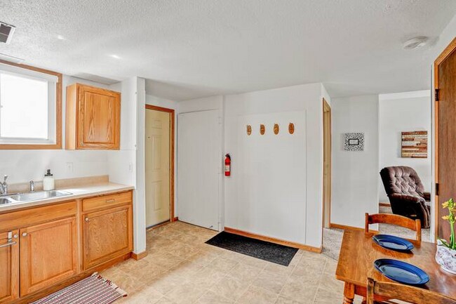 Building Photo - 813 19th Ave SW