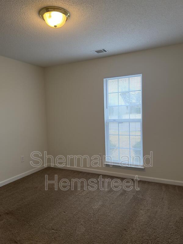 Building Photo - 3404 Thames Pl