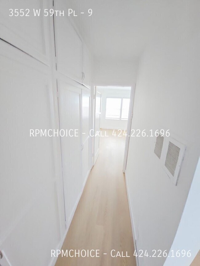 Building Photo - 3552 W 59th Pl