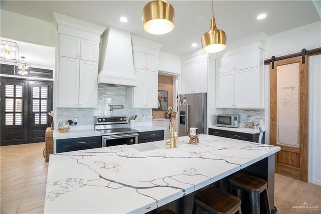 Building Photo - 2701 Windsor St