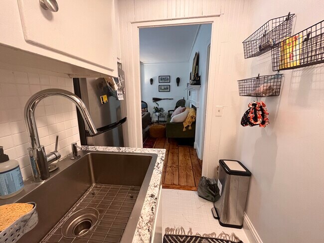 Kitchen - 74 John St
