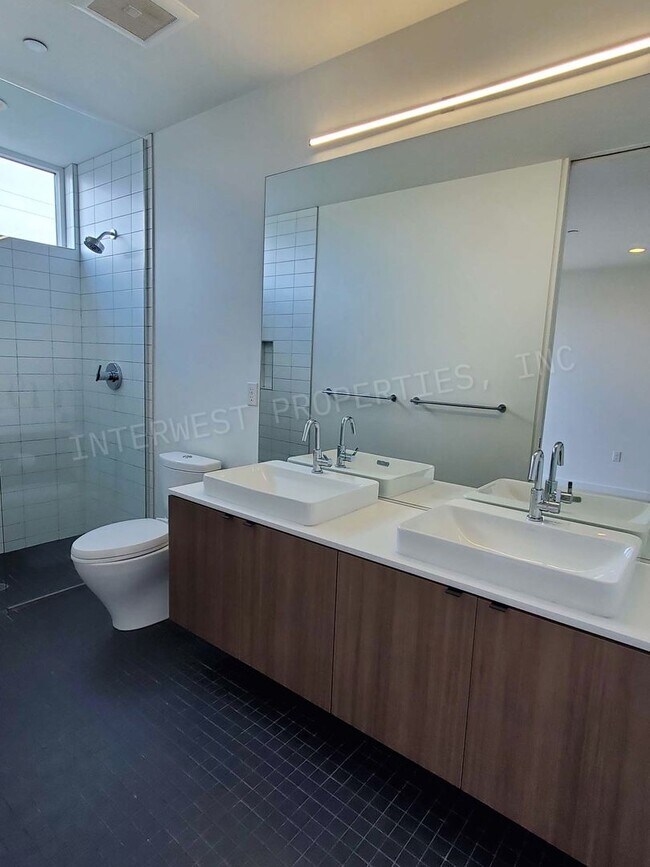 Building Photo - PERE02--*