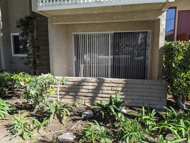Building Photo - 108 N Helberta Ave