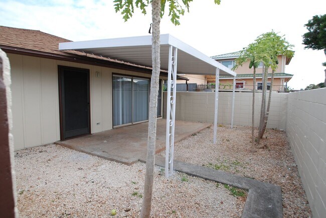 Building Photo - 1219-1219 Kuokoa St