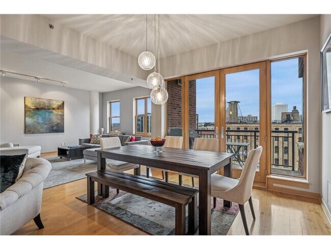 Building Photo - 401 N 2nd St