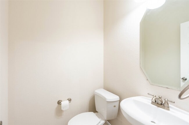 Building Photo - 2725 Tangerine Ln