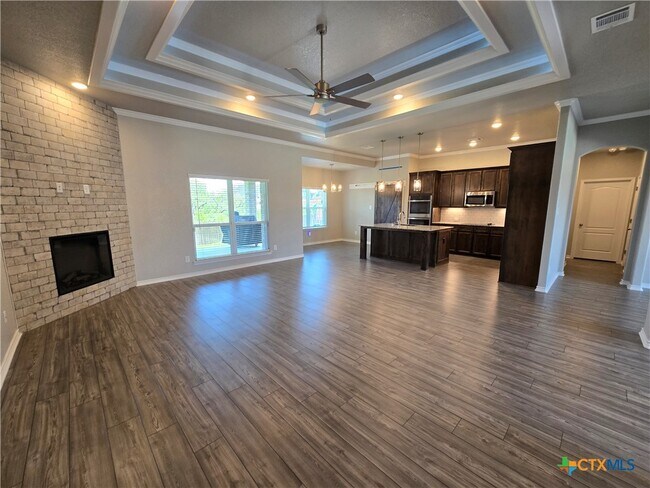 Building Photo - 7802 Gold Dr