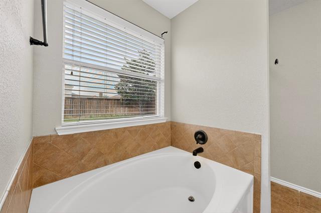 Building Photo - 1037 Johnson City Ave