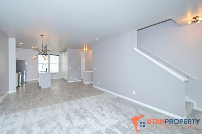 Building Photo - 5348 W South Jordan Pky
