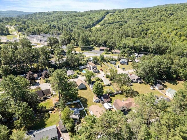 Building Photo - 36 Lark St