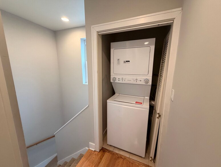 Building Photo - 4228 N Whipple St