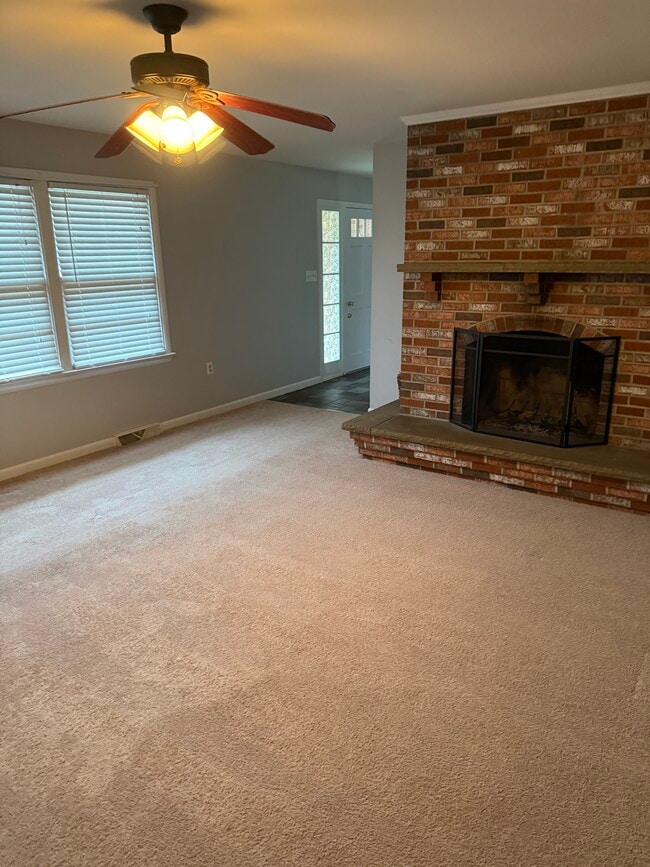 Building Photo - 1755 Holland Cliffs Rd