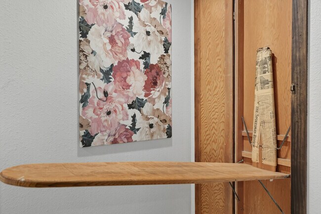 Building Photo - 1119 Prosser Ave