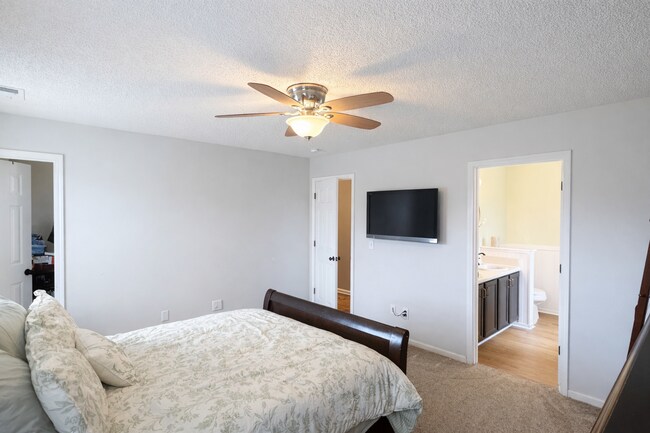 Building Photo - 3BD/2.5BA- WITH BONUS ROOM -AVAILABLE NOW or AUGUST 1, 2026!!