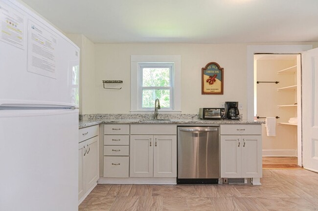 Building Photo - WINTER RENTAL: Squam Light