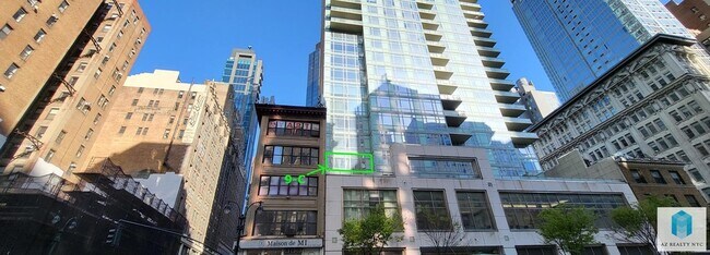 Building Photo - 325 5th Ave