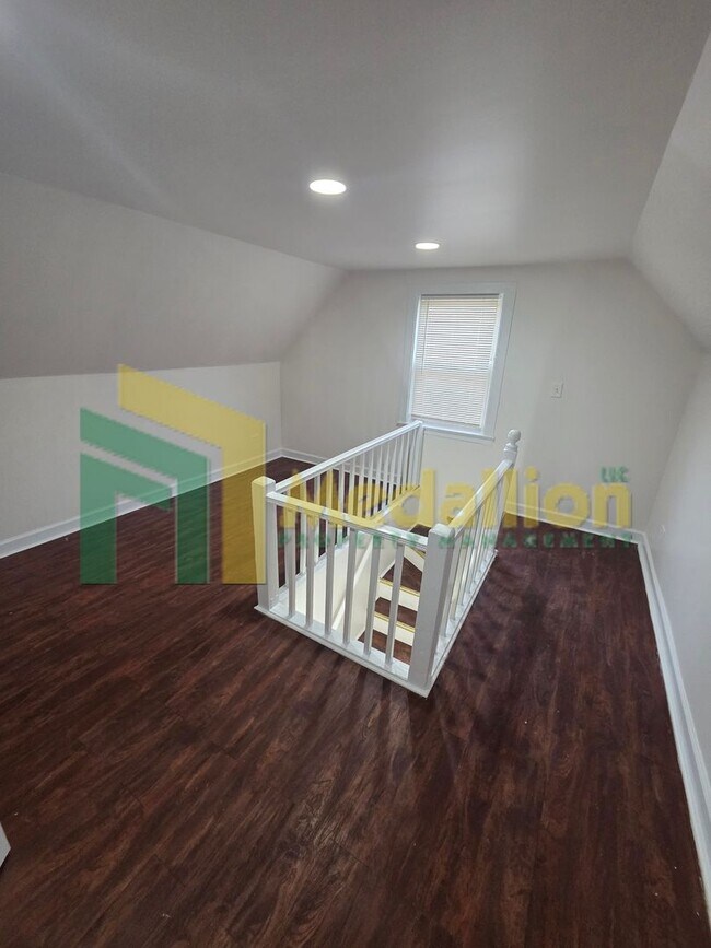 Building Photo - Updated 3-Bedroom Home with Spacious Layout and Backyard