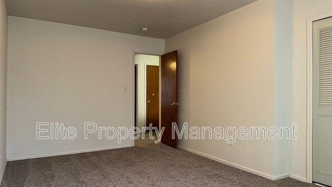 Building Photo - 1988 N Salem Ave