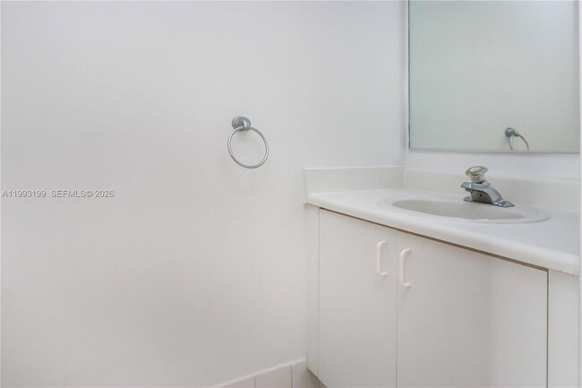 Building Photo - 1337 Presidio Dr