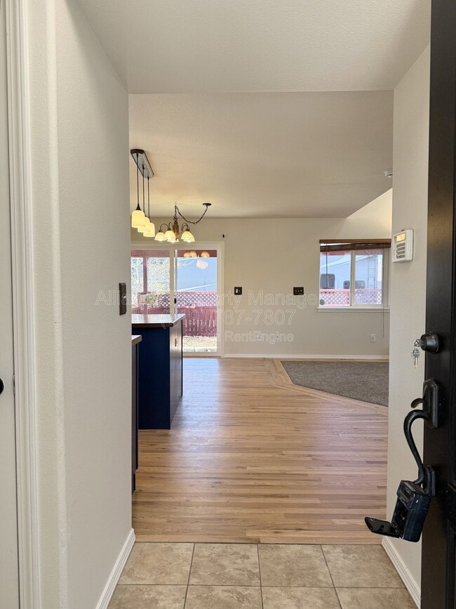 Building Photo - 6510 Oakwood Blvd