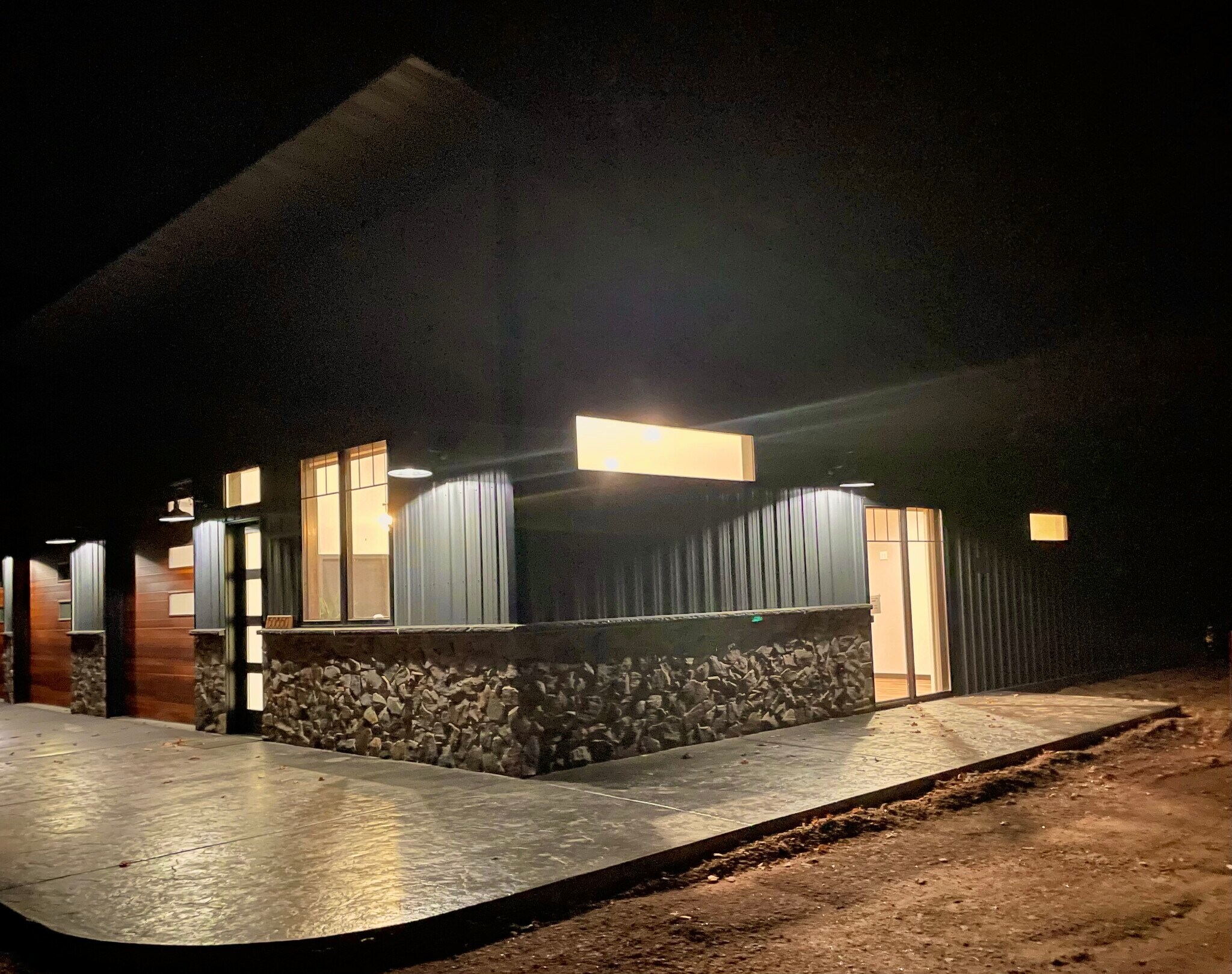 Building Photo - 150860 Nightingale Ln