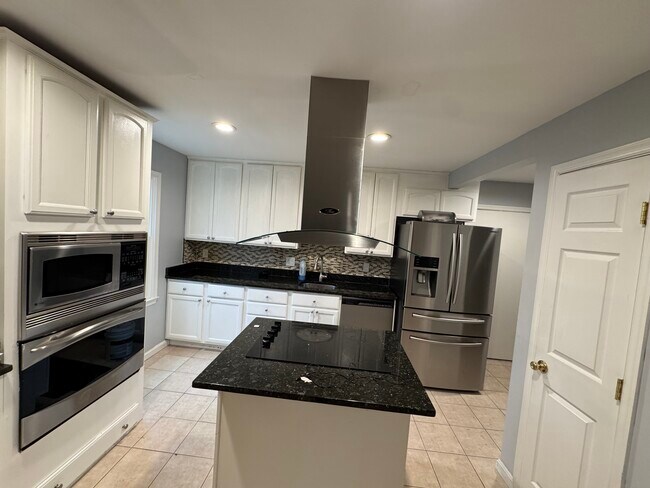 Building Photo - 8407 Finlay Ct