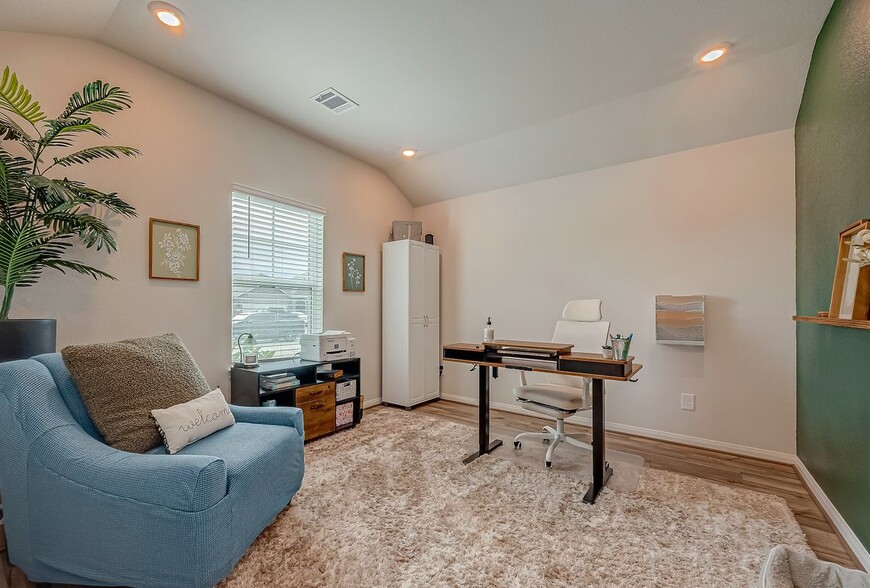 Building Photo - 2114 Cherryvale Dr