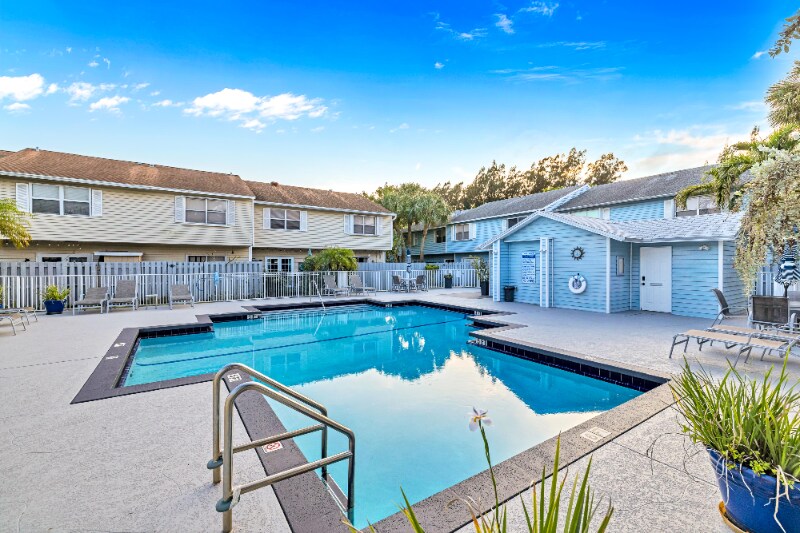 Building Photo - 1991 NE 15th Ave