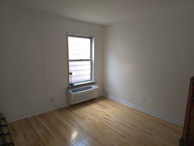 Building Photo - 6715 Polk St