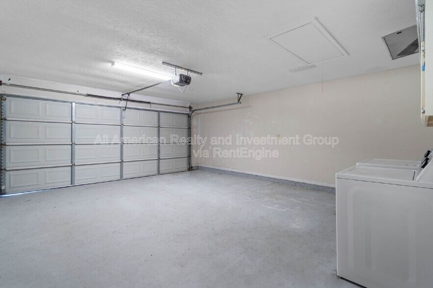 Building Photo - 1124 Bridlewood Path